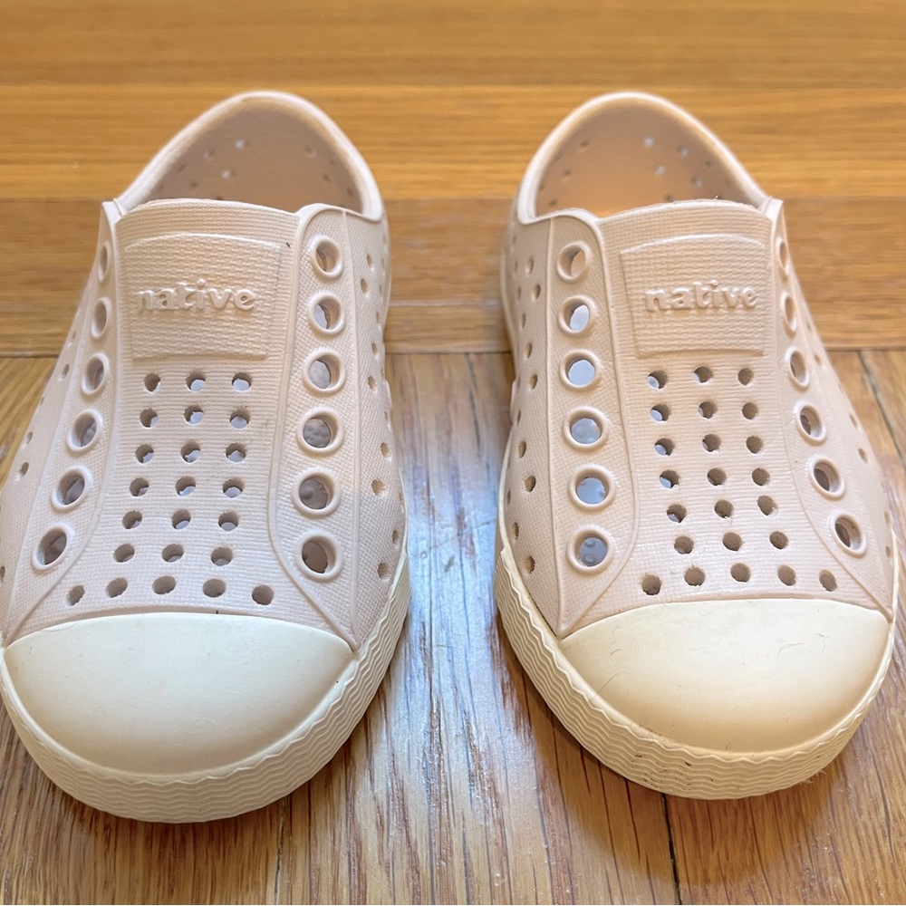 Native Jefferson Child in Dust Pink